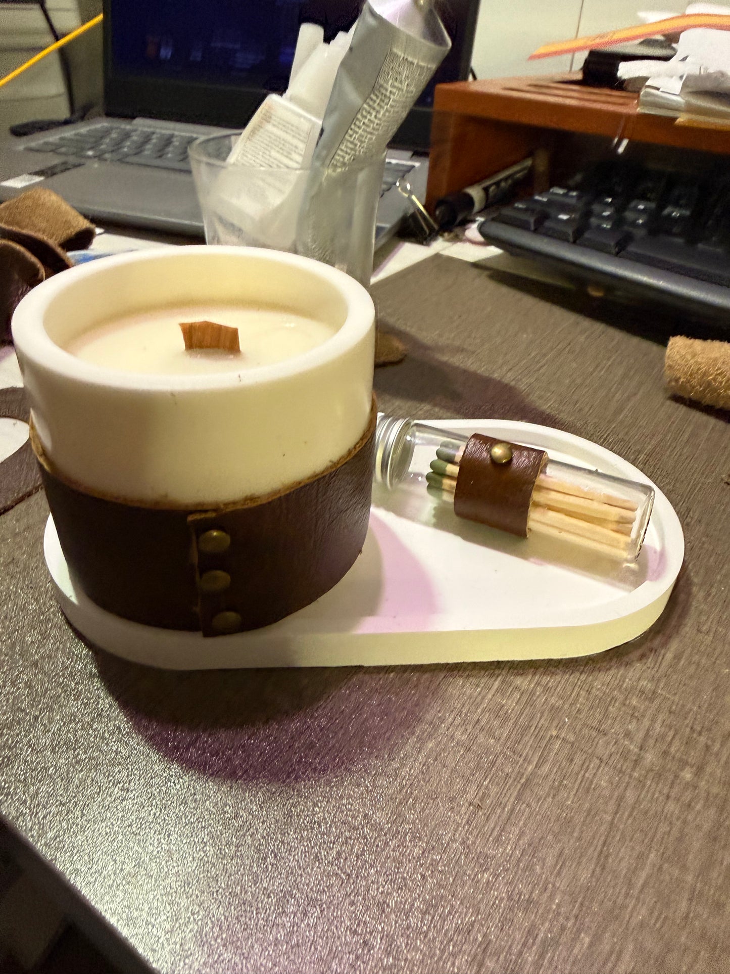 Handcrafted Candle & Tray Set with Leather Details | Modern Home Decor