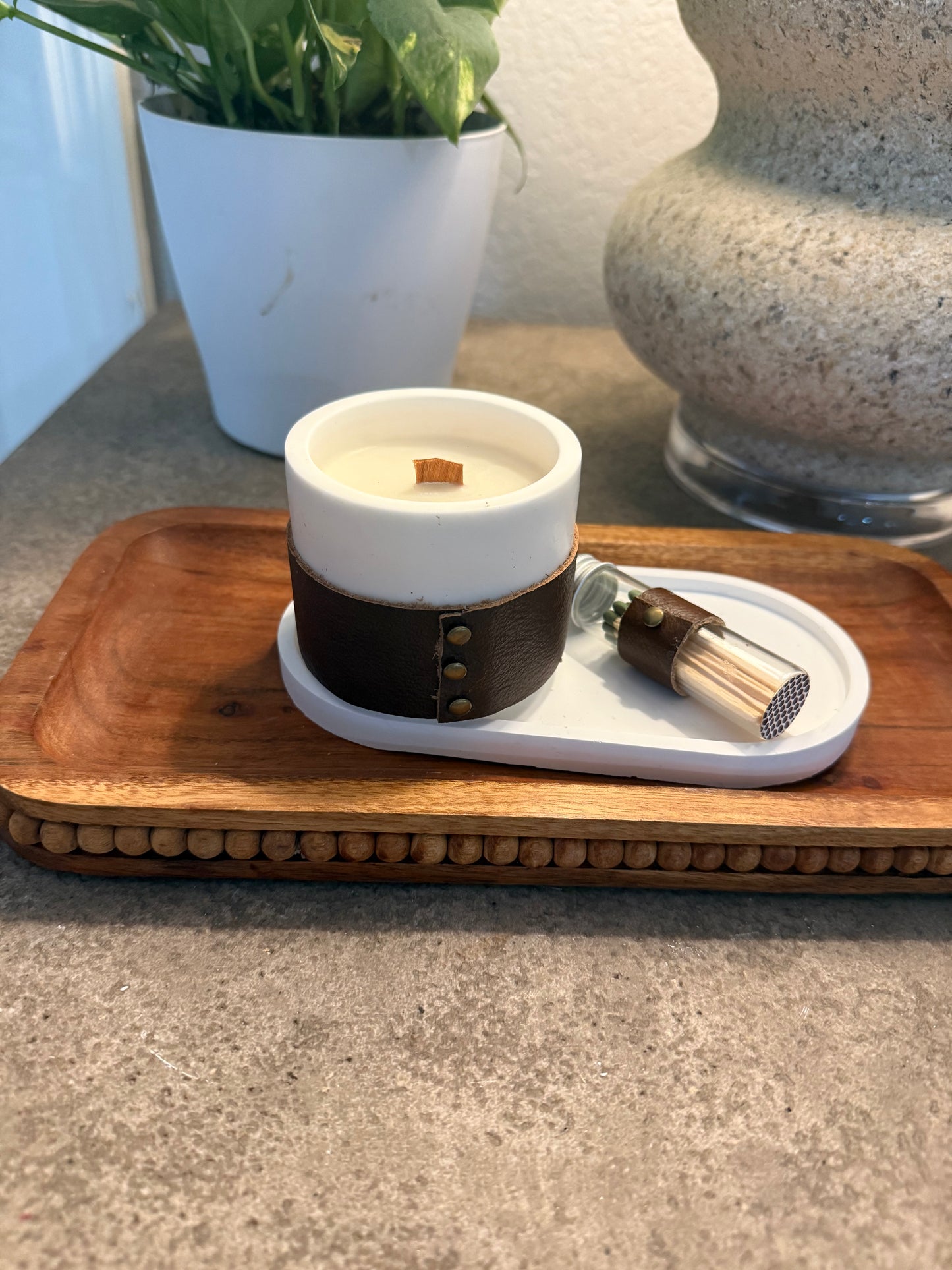 Handcrafted Candle & Tray Set with Leather Details | Modern Home Decor