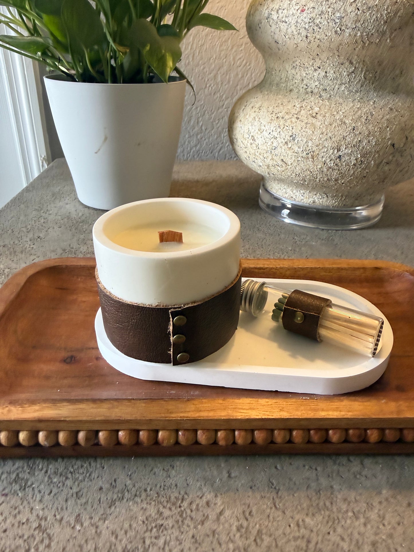 Handcrafted Candle & Tray Set with Leather Details | Modern Home Decor