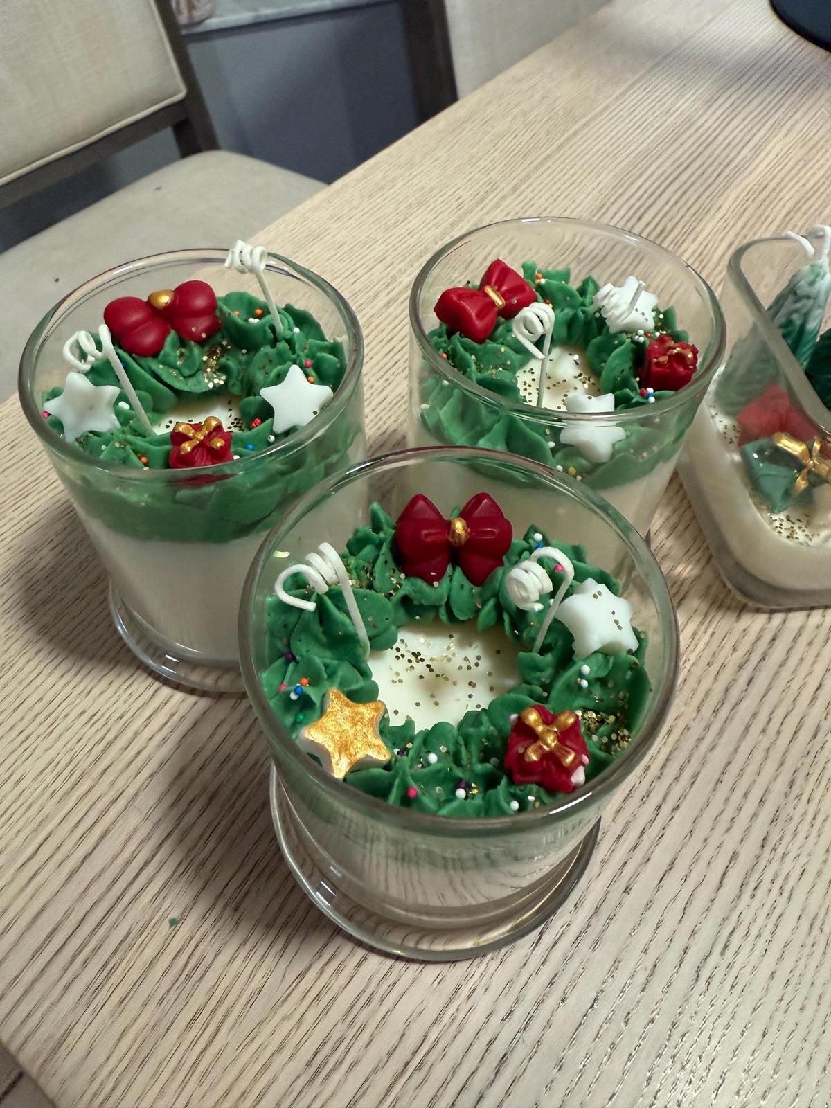 Christmas Wreath Candle – Hand-Poured Soy Wax, Christmas Tree Scent