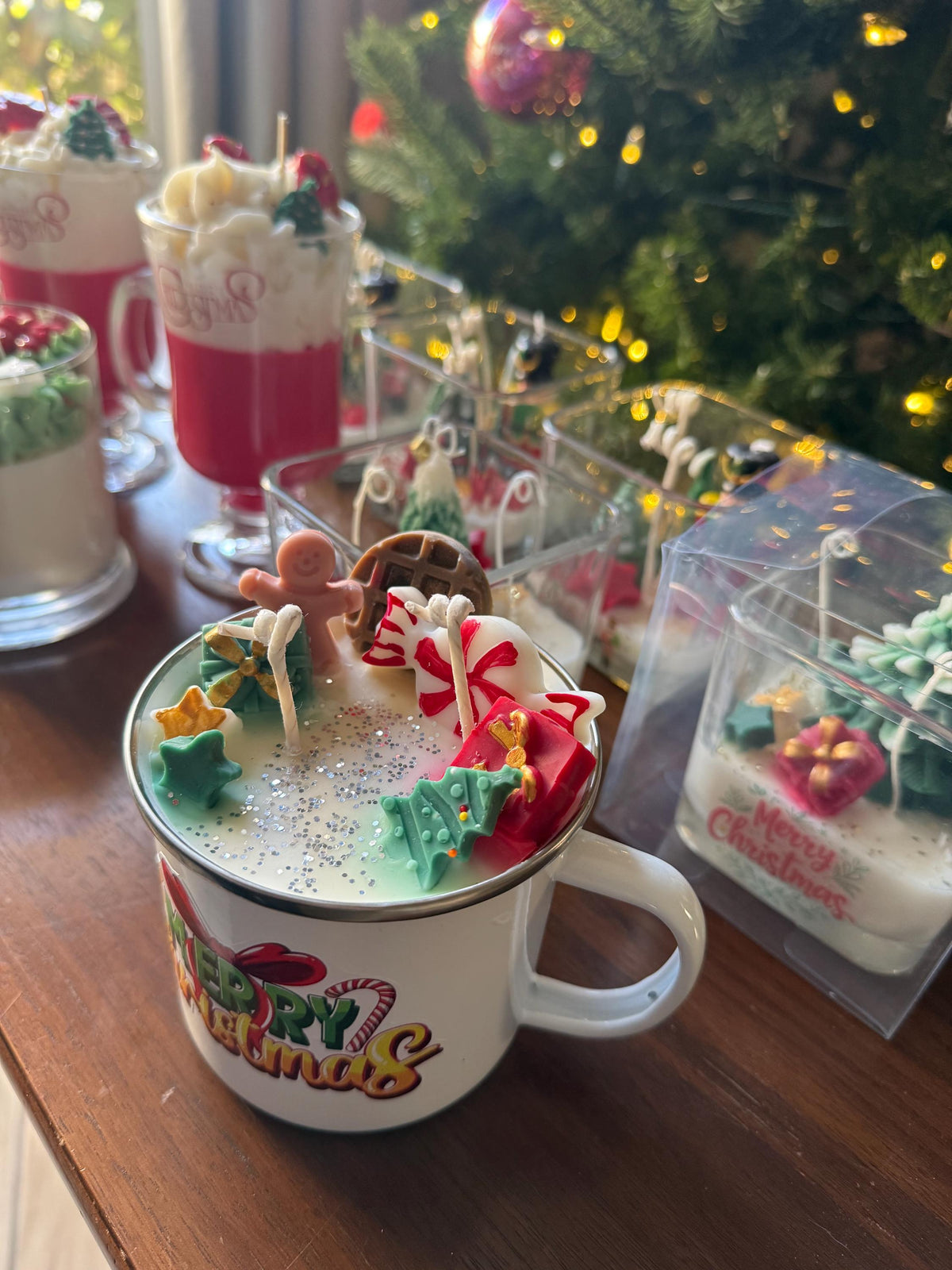 Christmas Mug Candle – Festive Enamel Camp Mug, Hand-Poured Soy Wax