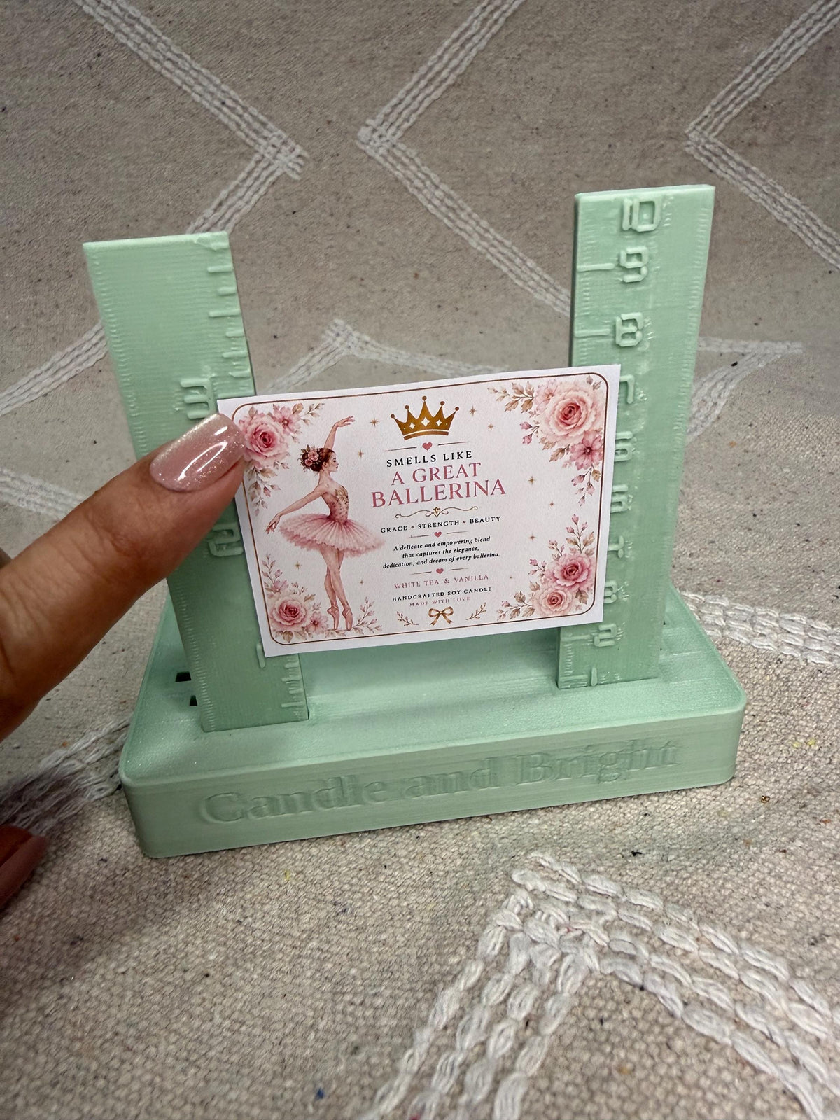 Candle Label Applicator Jig for 8 oz, 12 oz & 16 oz Jars – Adjustable 2.75" to 3.6" Label Alignment Tool